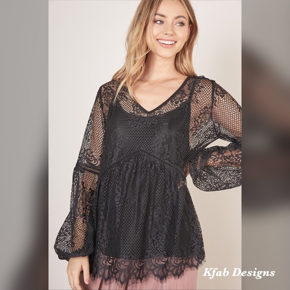 Mustard Seed Black Gorgeous Scalloped Lace Top with Tank! - Picture 2 of 6